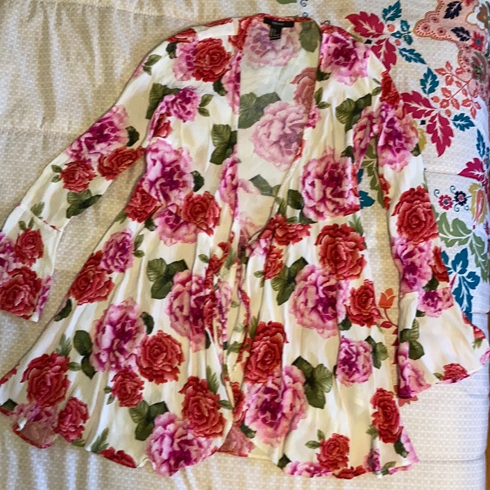 Forever 21 White/Pink/Red/Green Floral Cover Up/Kimono Size S